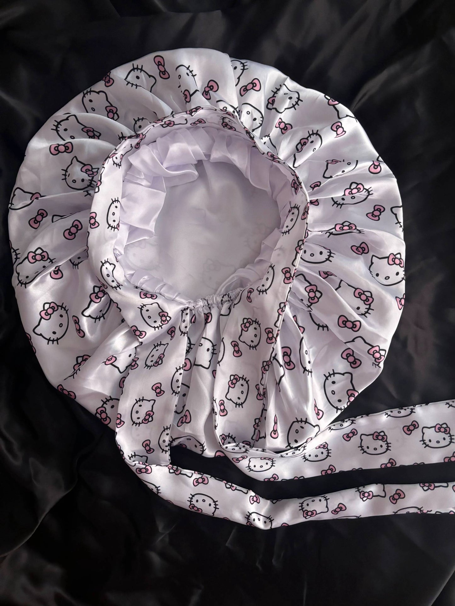 HK Kitty Bonnet Set